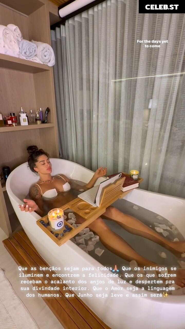 Aline Riscado Image 23499889