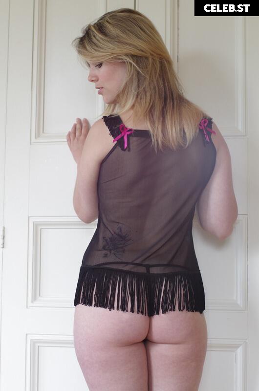 The Women of Lingerie Lowdown Image 23488390