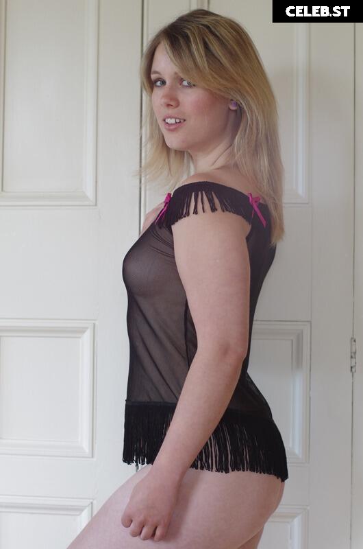The Women of Lingerie Lowdown Image 23488387