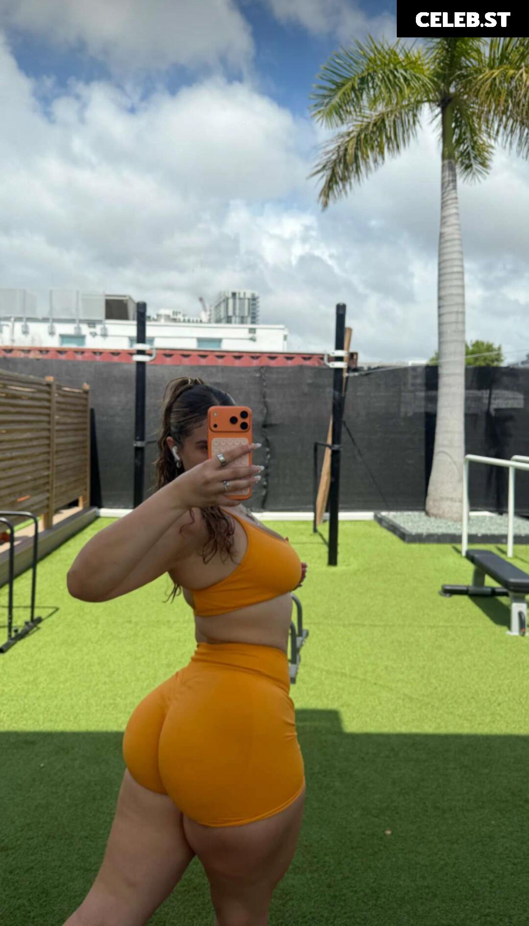 Jennieftb | latinaqueen__ | Jennie garvia Image 23487874