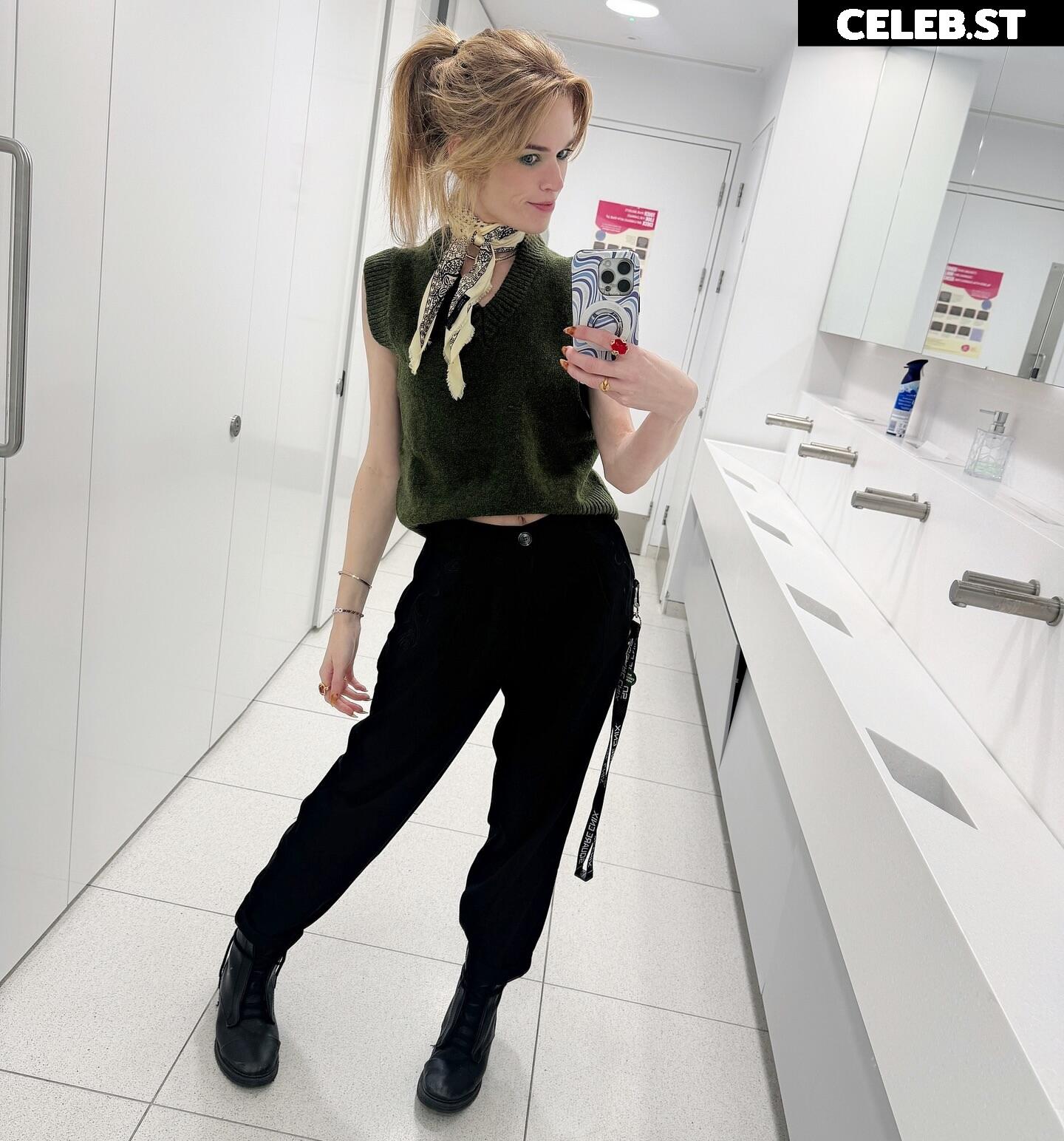 Hollie Bennett Image 23486862