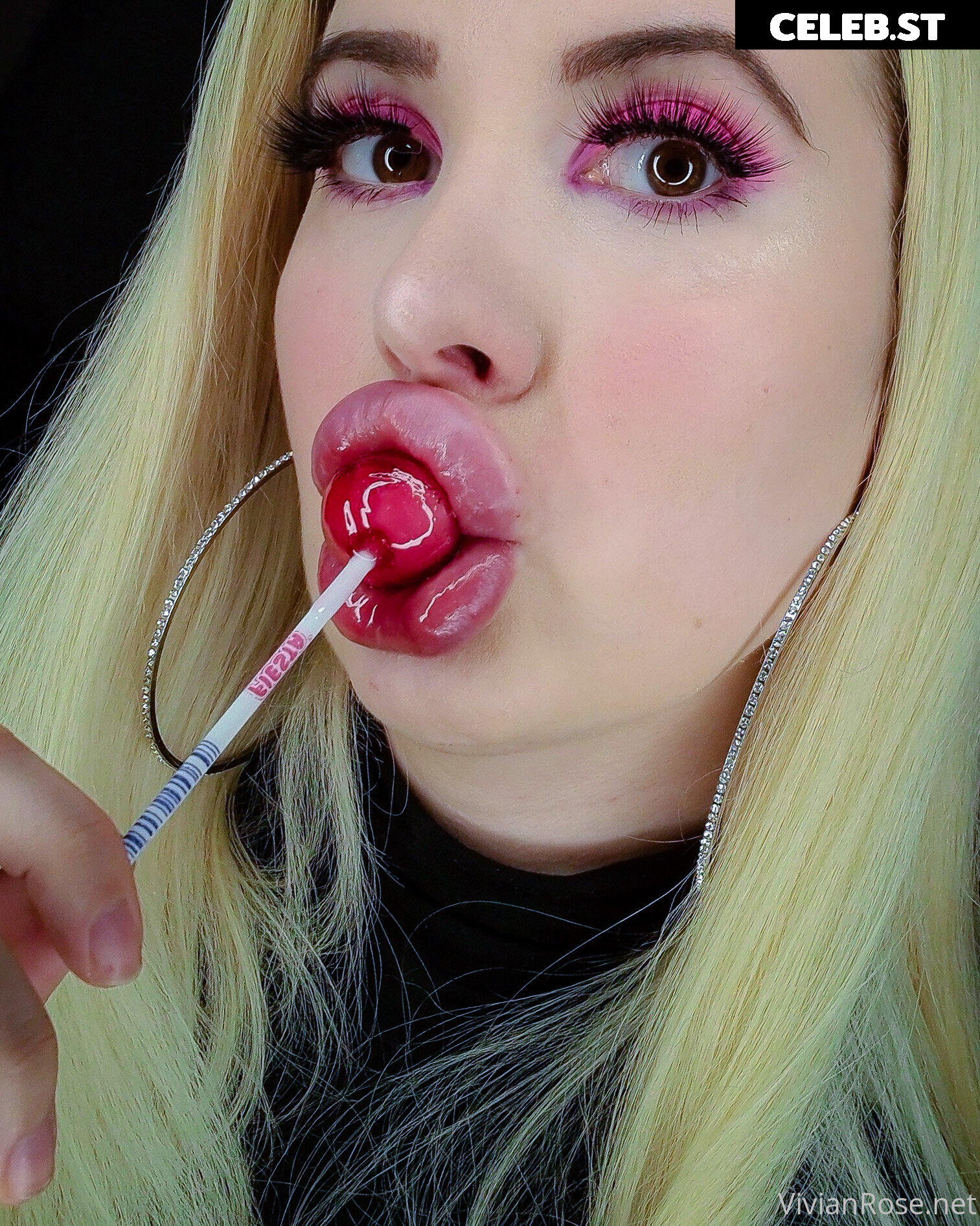 Vivian Rose Image 2337721