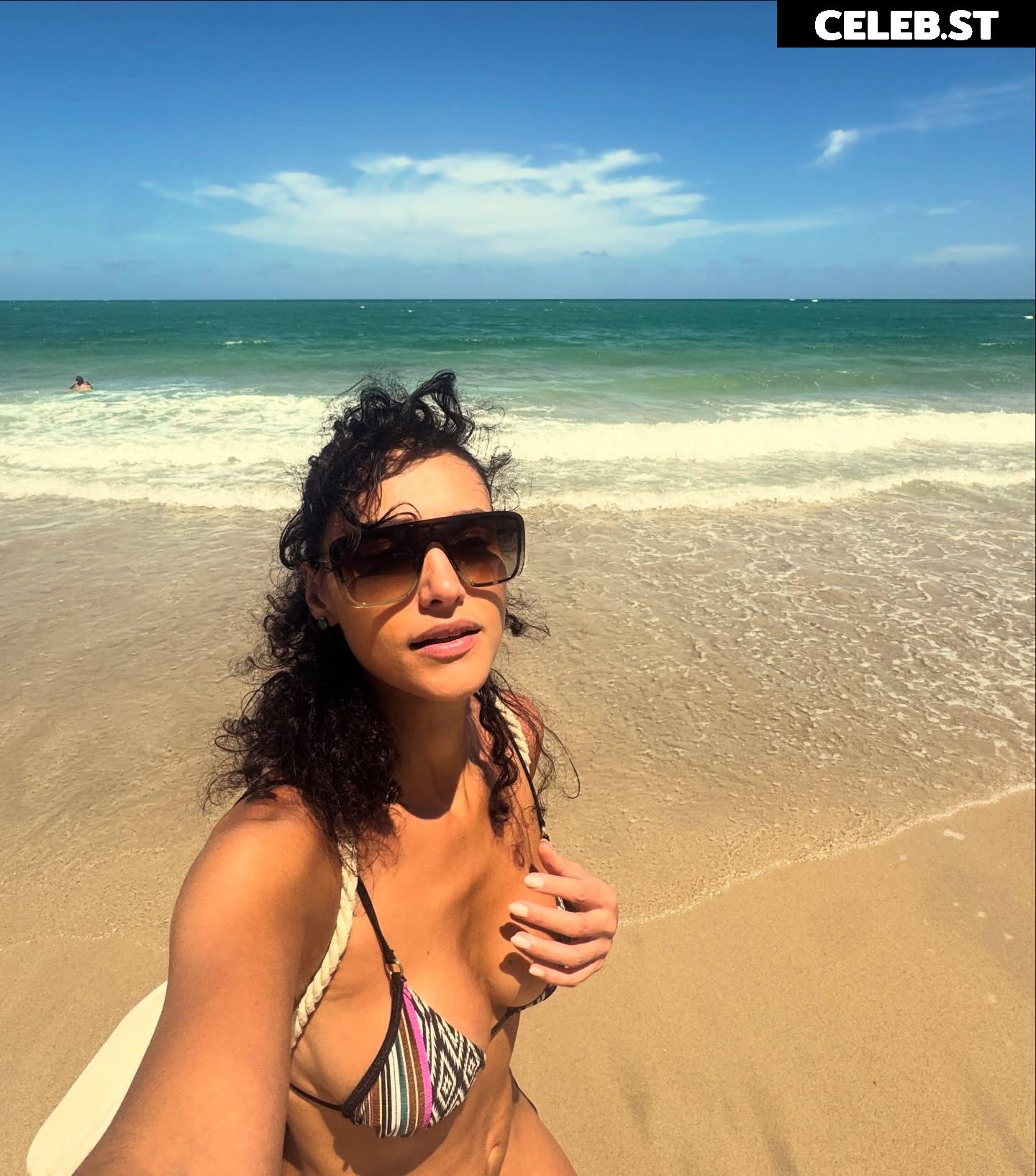 Débora Nascimento Image 23394406