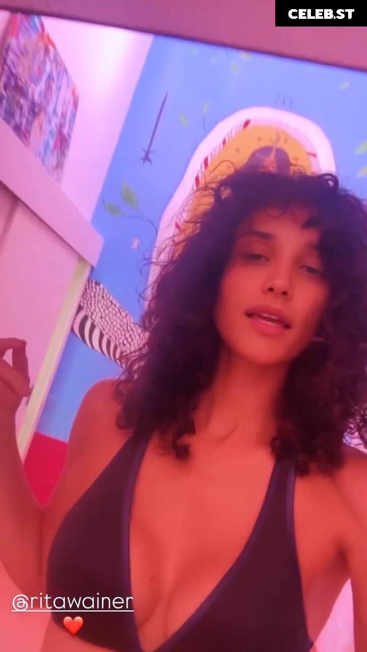 Débora Nascimento Image 23394430