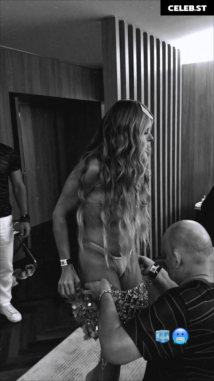 Adriane Galisteu Image 23394255