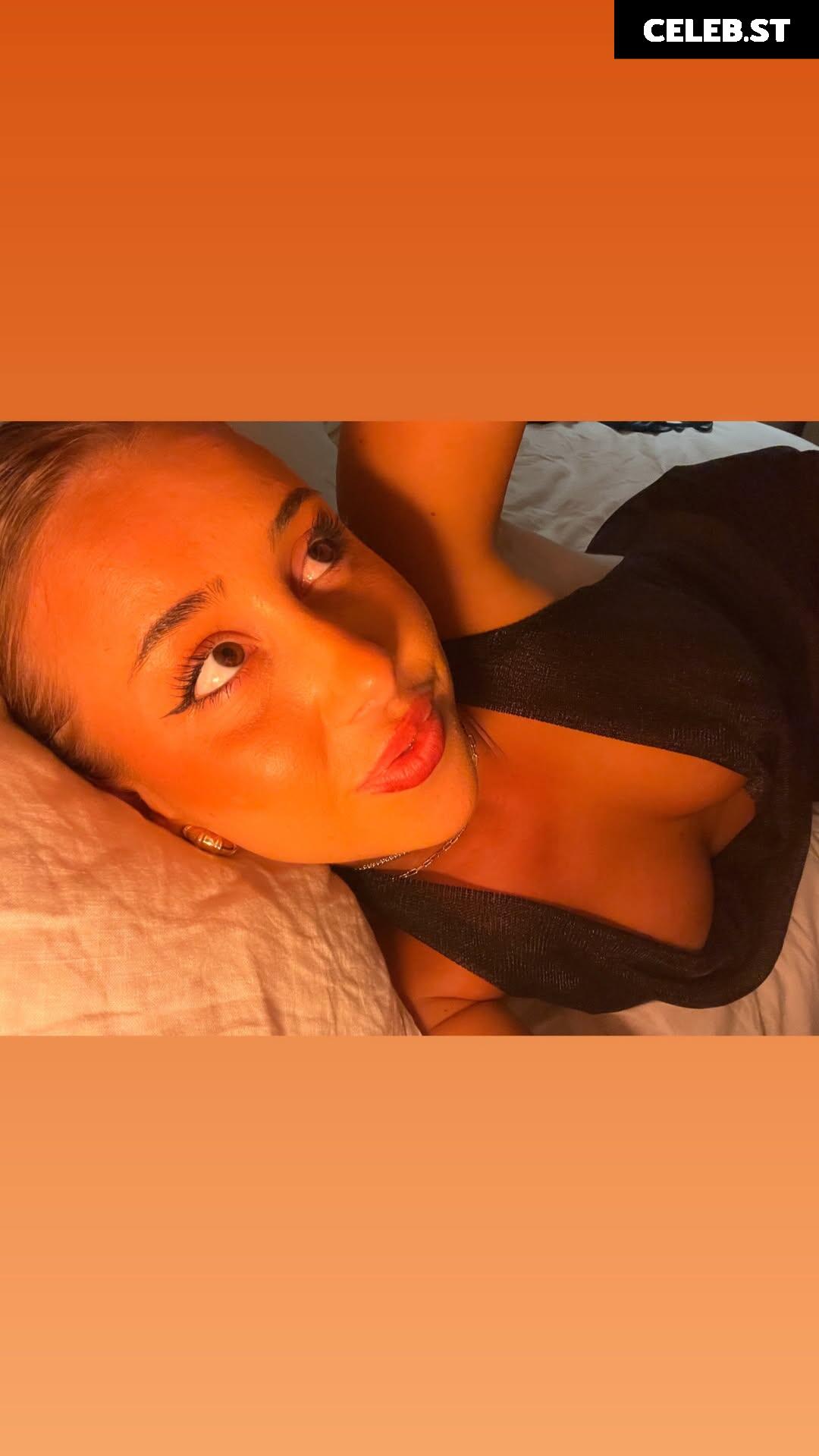 ebbbb.33 - Ebony Image 23391904