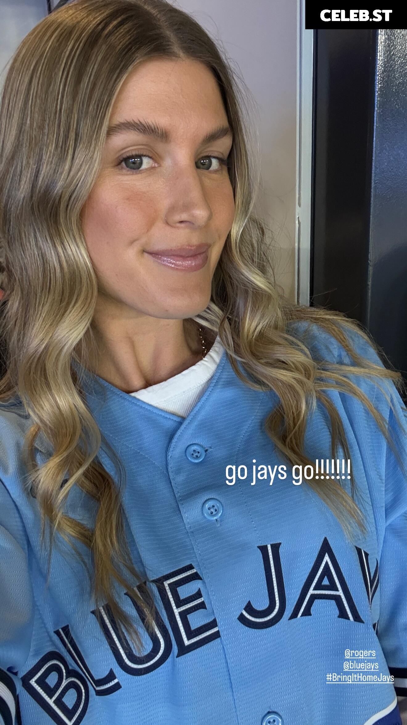 Eugenie "Genie" Bouchard Image 23390579