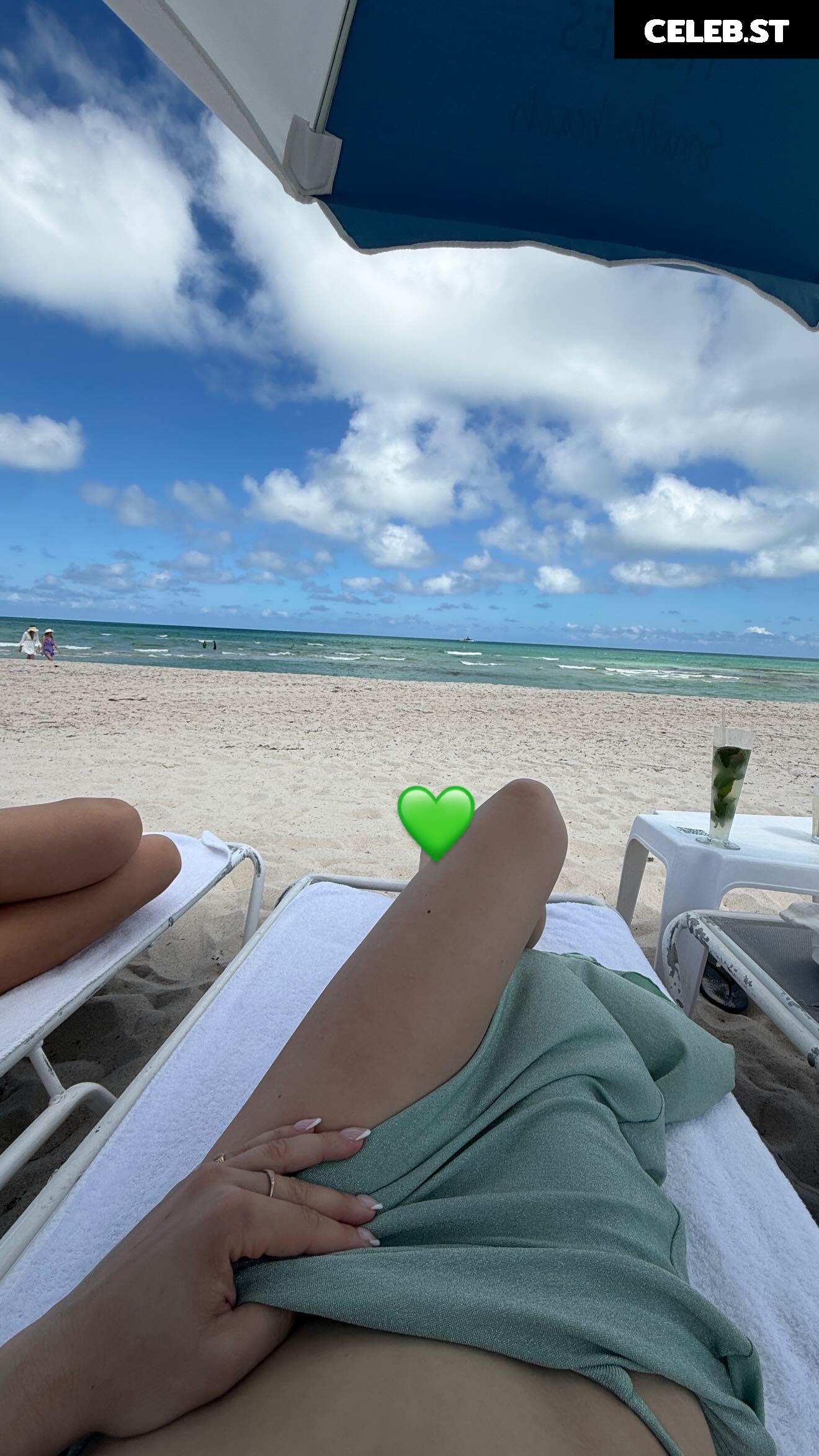 Eugenie "Genie" Bouchard Image 23390711