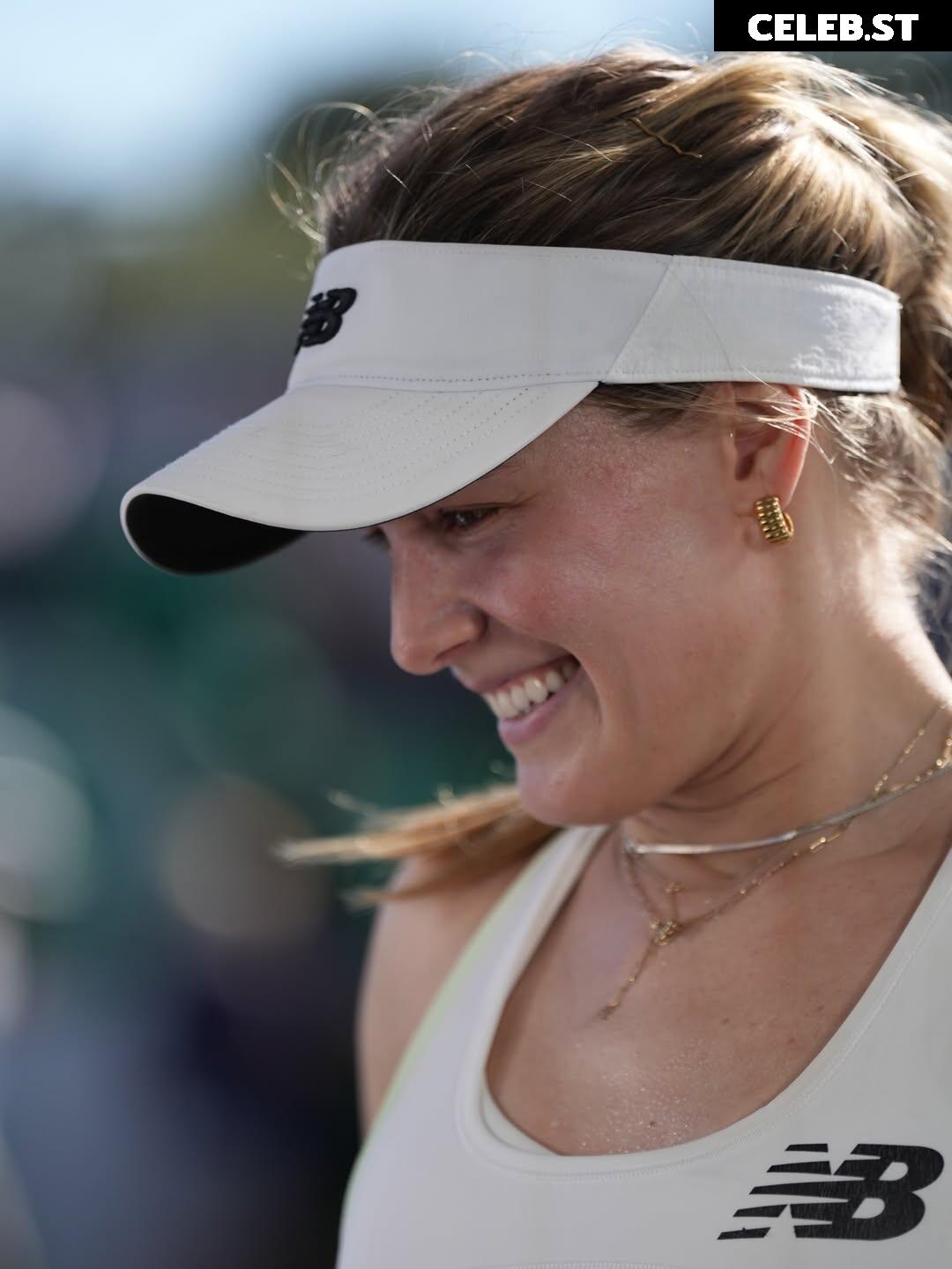 Eugenie "Genie" Bouchard Image 23390705