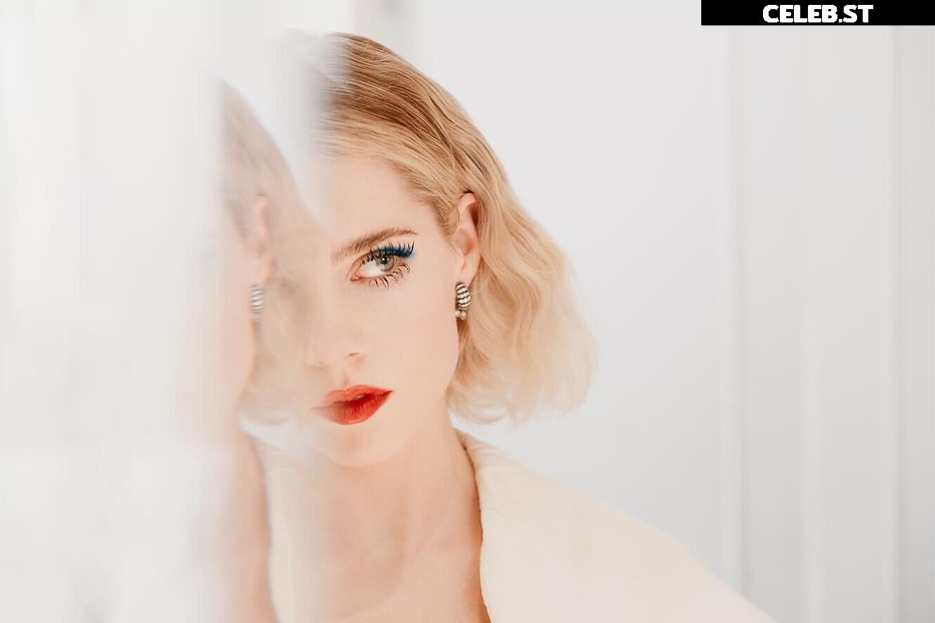 Lucy Boynton Image 23390736