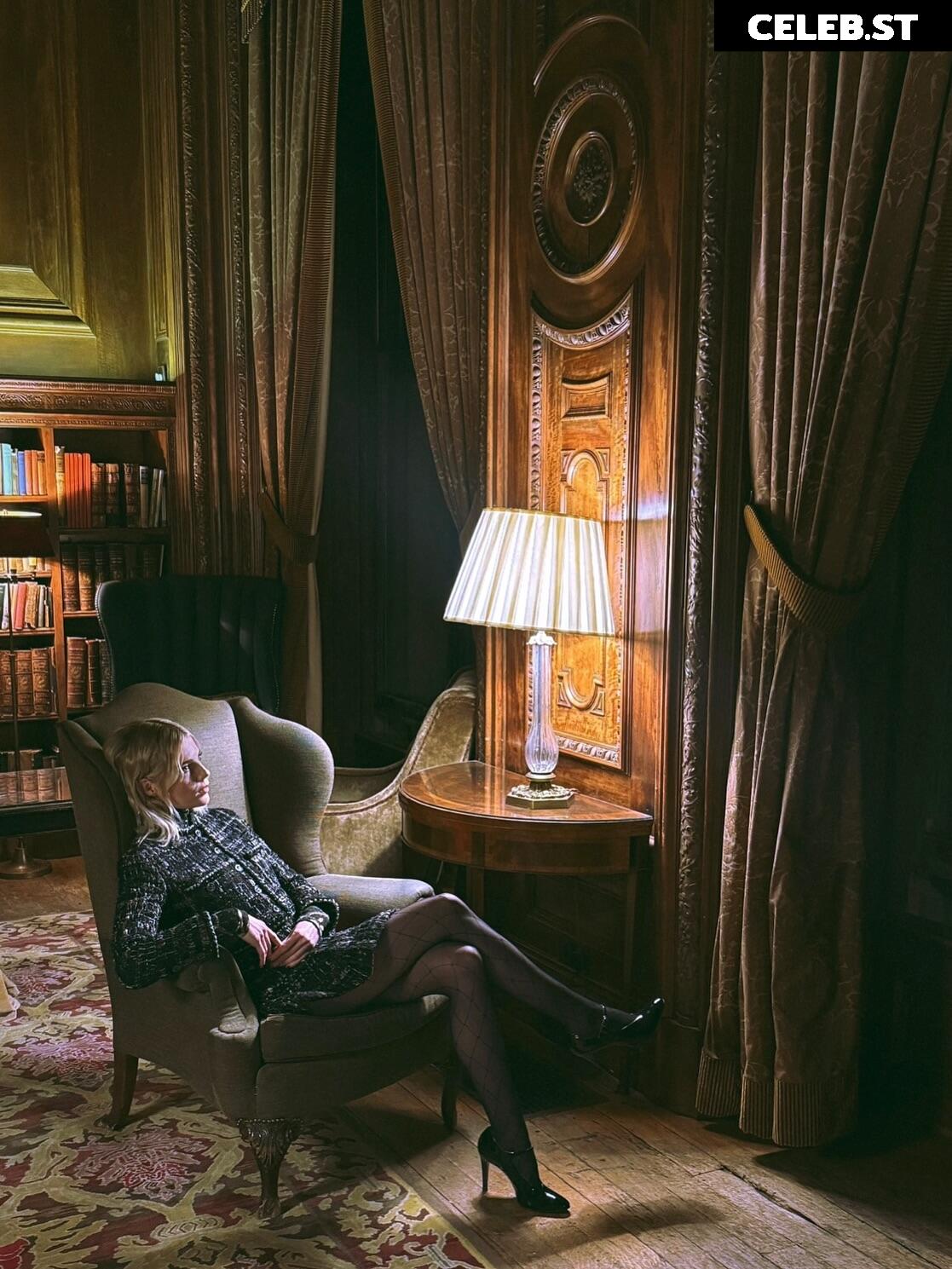 Lucy Boynton Image 23390748