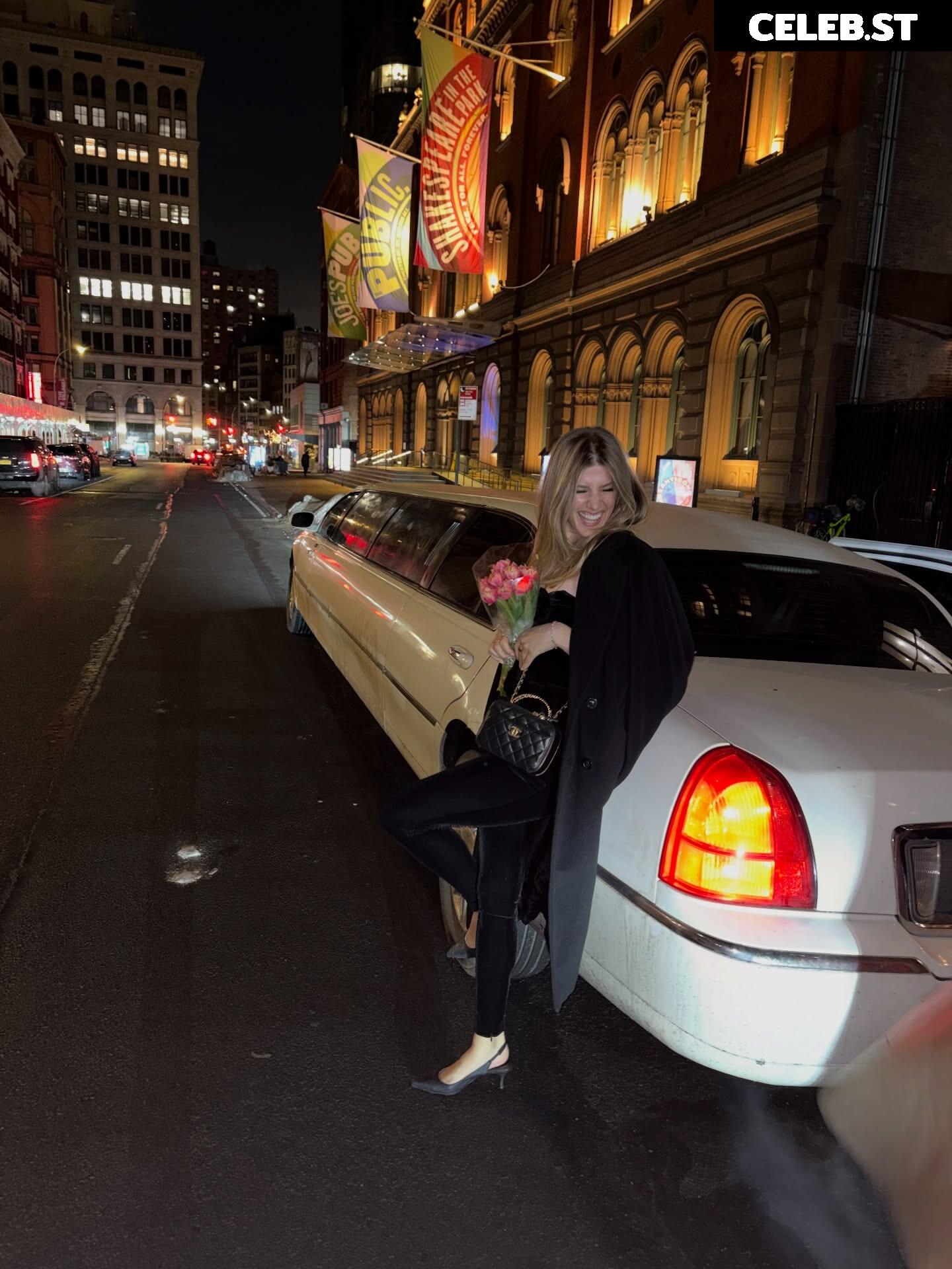 Eugenie "Genie" Bouchard Image 23390698