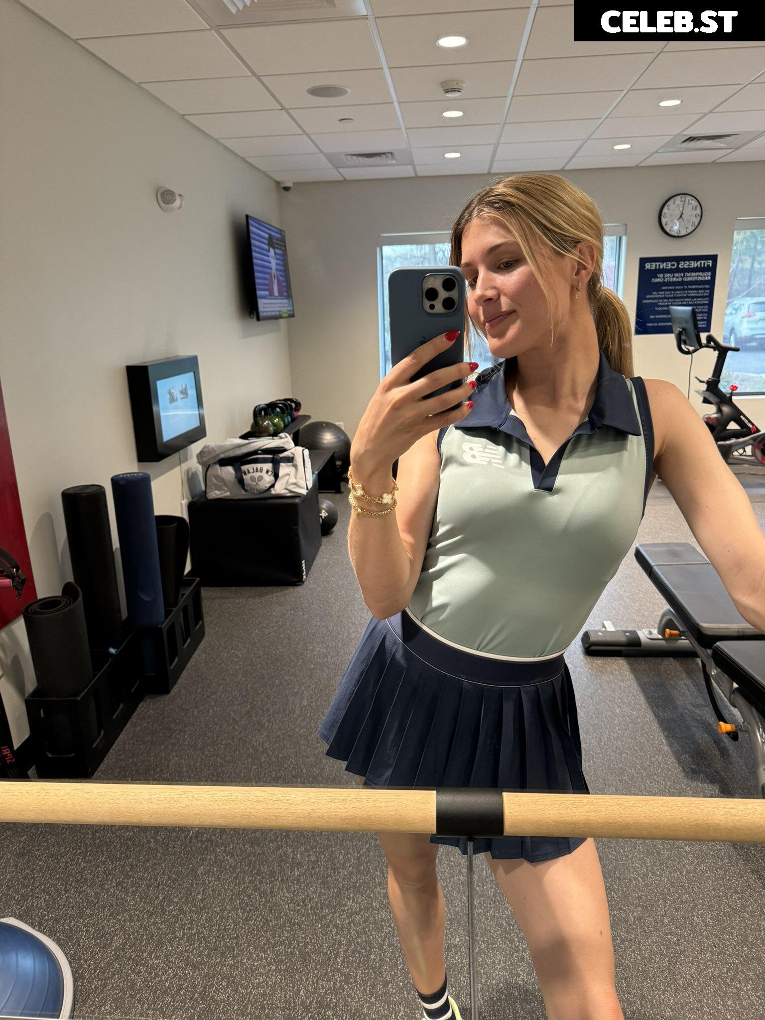 Eugenie "Genie" Bouchard Image 23390683