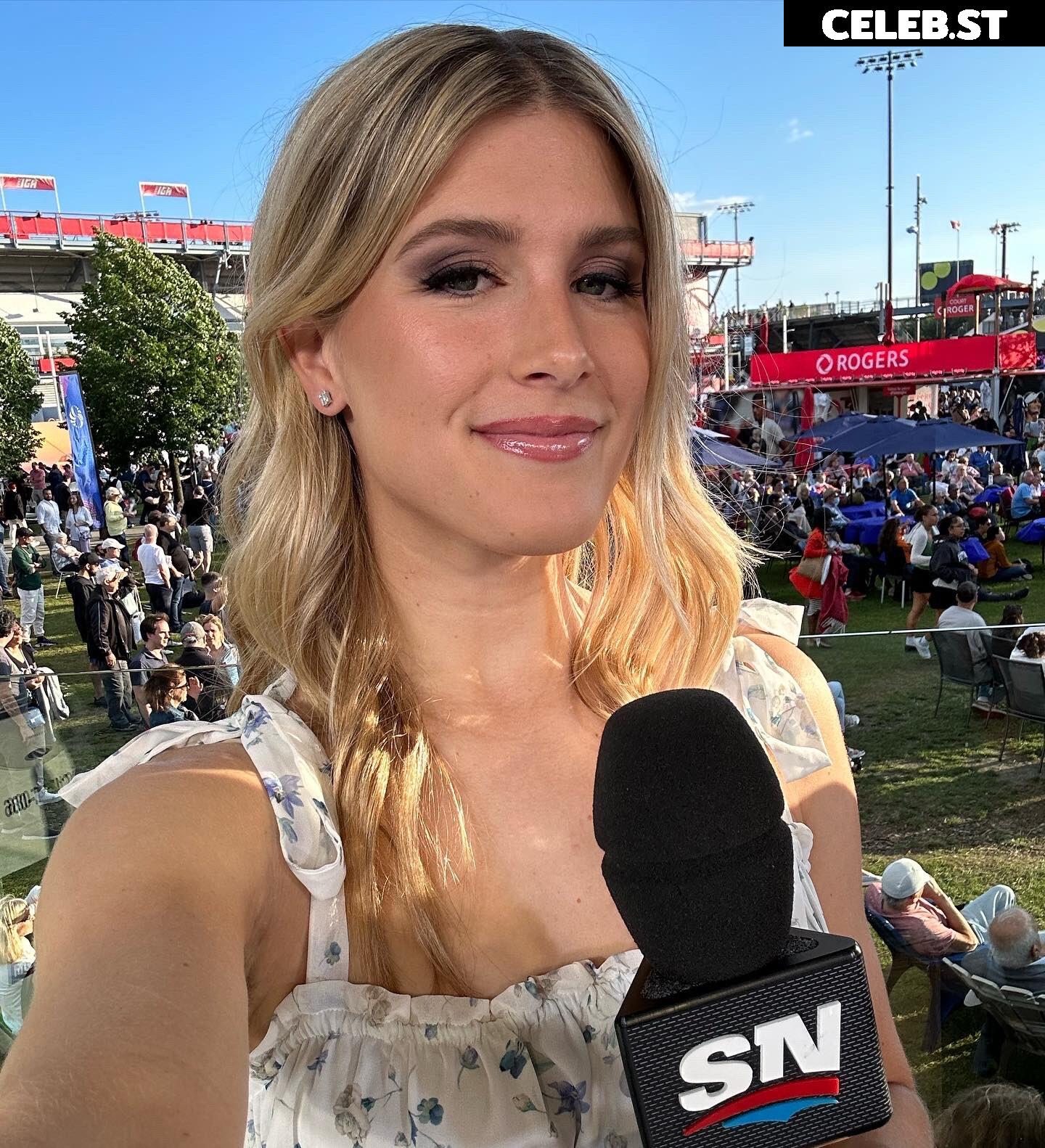 Eugenie "Genie" Bouchard Image 23390682