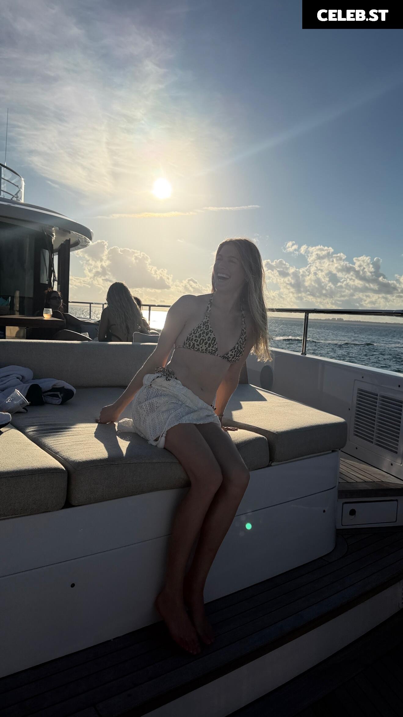 Eugenie "Genie" Bouchard Image 23390617