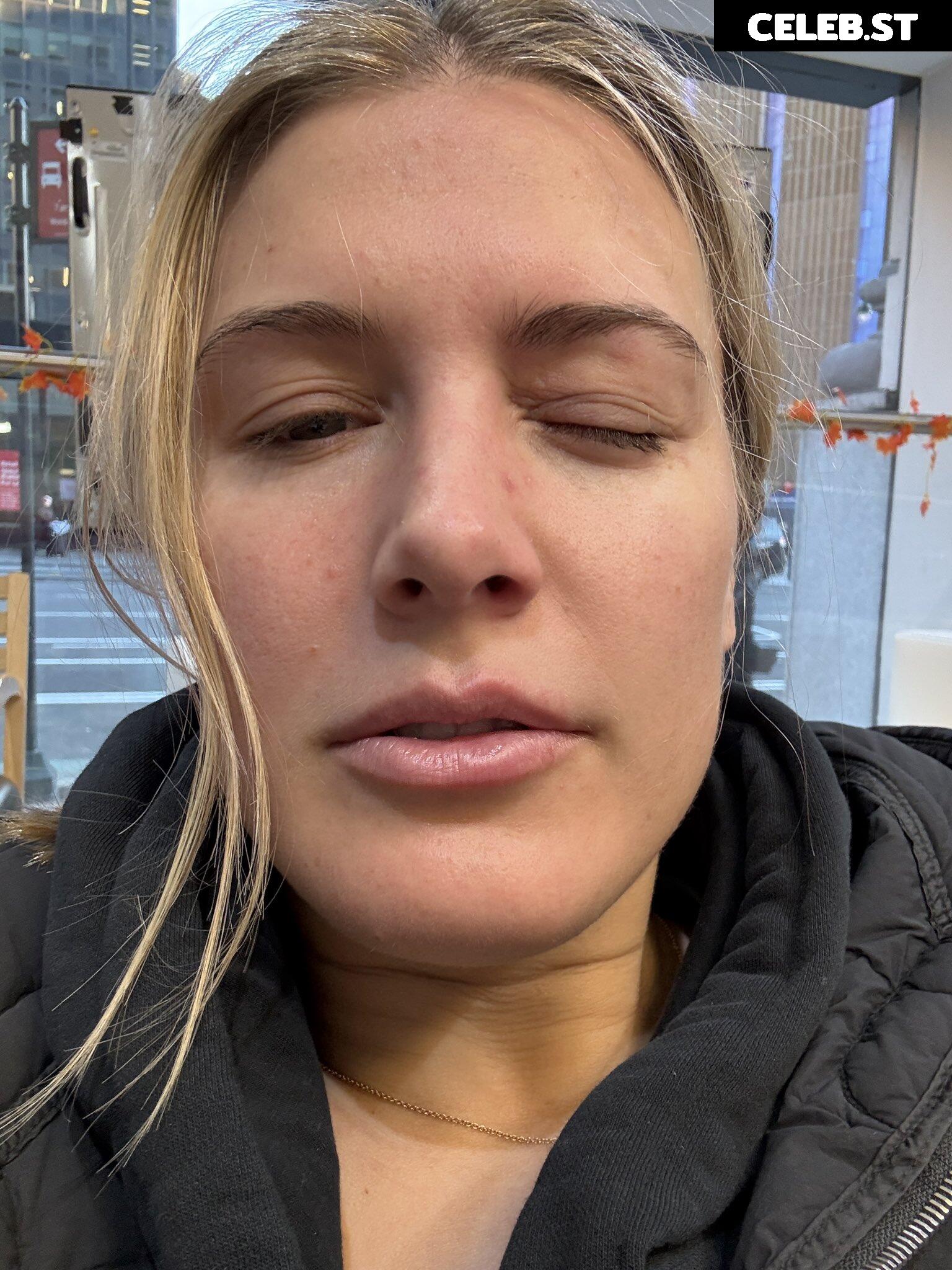 Eugenie "Genie" Bouchard Image 23390665