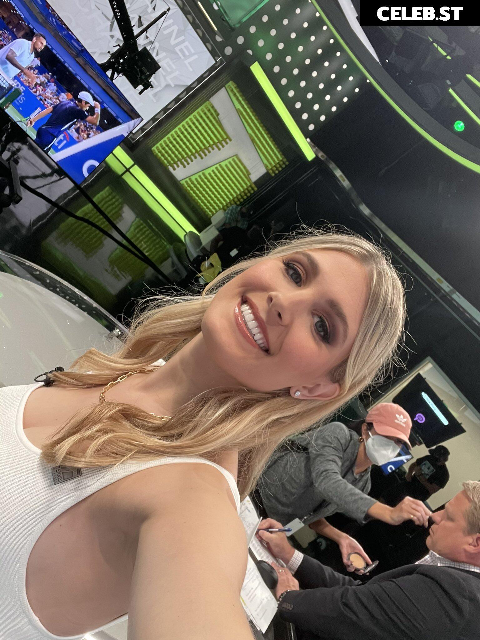Eugenie "Genie" Bouchard Image 23390668