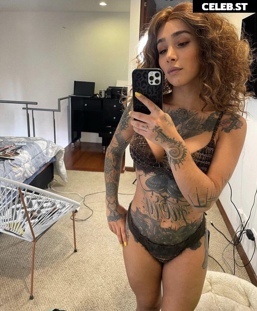 Hornyxnicole | PetiteSexyNicole | PetiteNicoleTS Image 23393313
