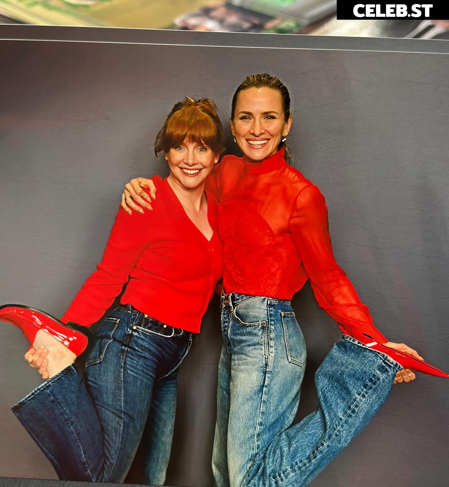 Shantel VanSanten Image 23392250