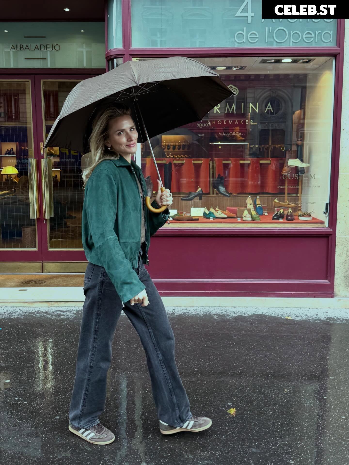 Shantel VanSanten Image 23392256