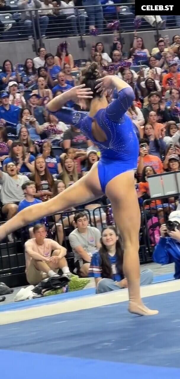 Kayla DiCello Image 23384090