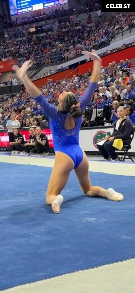 Kayla DiCello Image 23384069