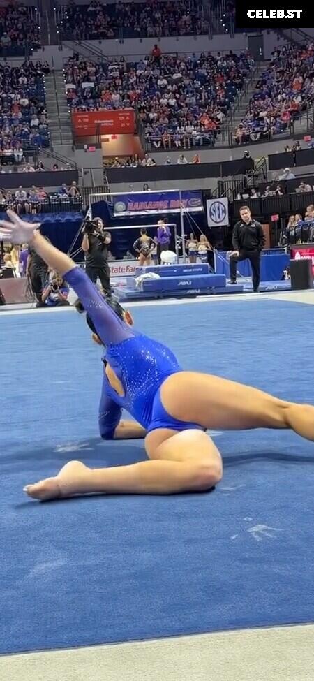 Kayla DiCello Image 23384068