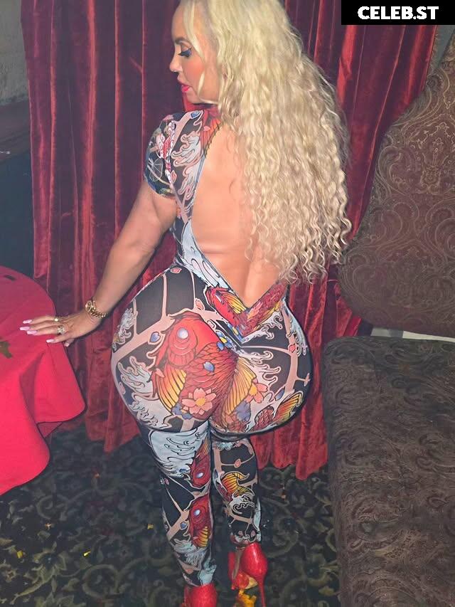 Nicole "Coco" Austin Image 23381195