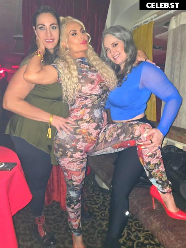 Nicole "Coco" Austin Image 23381199