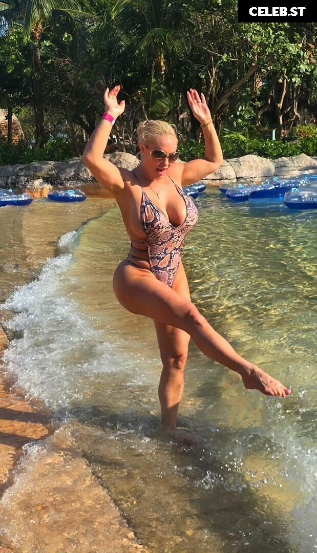 Nicole "Coco" Austin Image 23381185