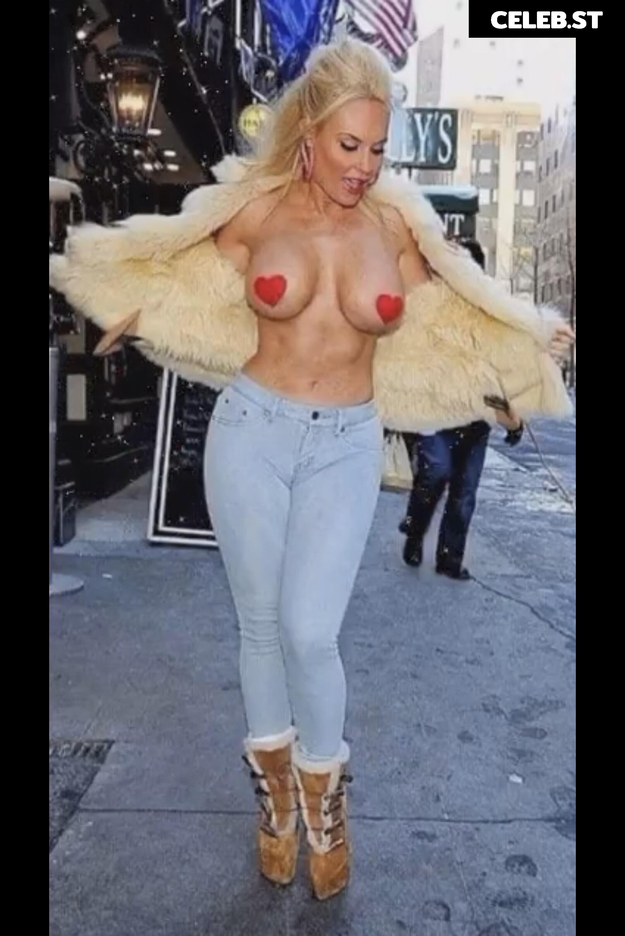 Nicole "Coco" Austin Image 23381200