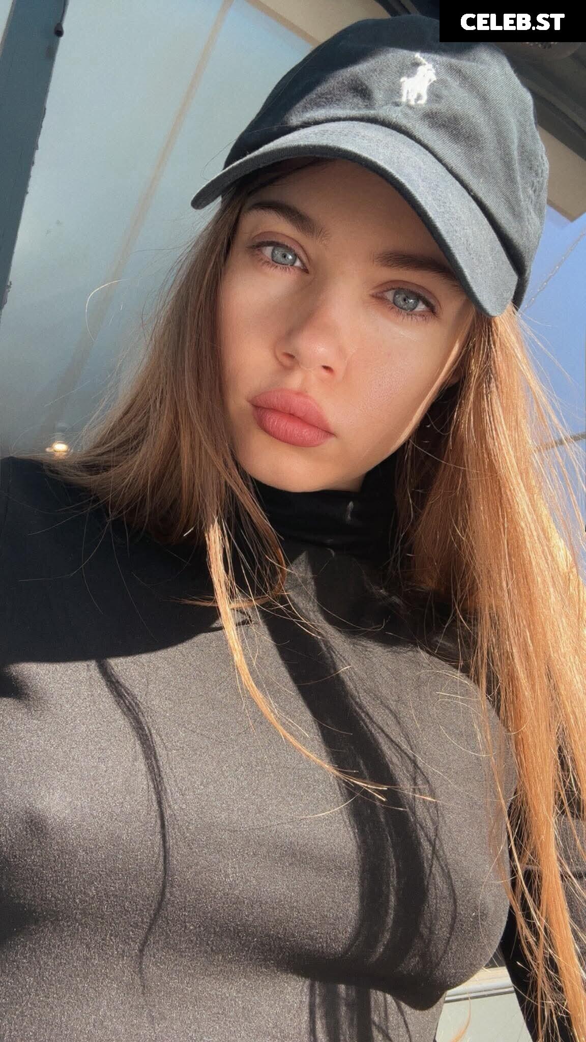 Xenia Tchoumi Image 23383203