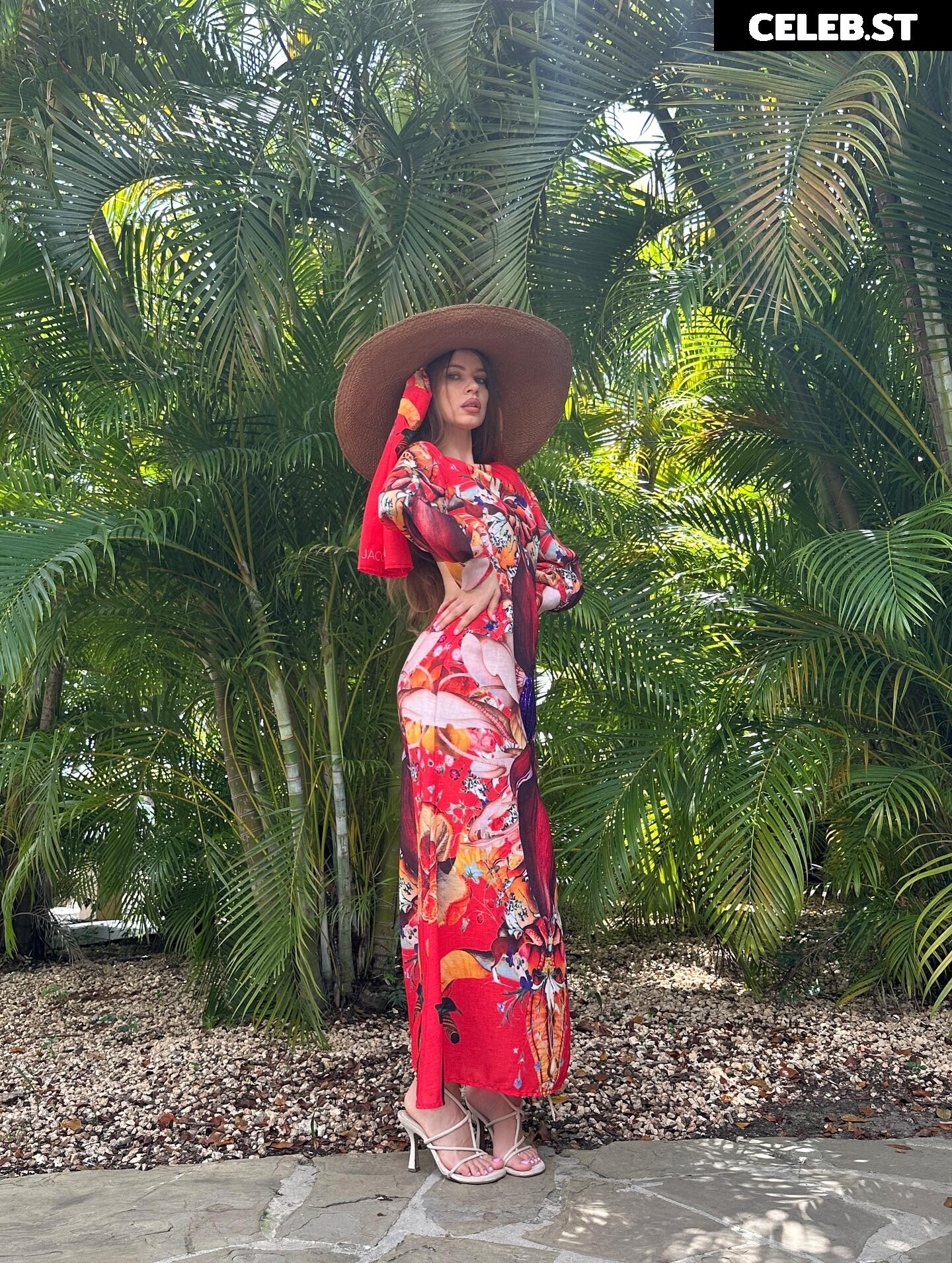 Xenia Tchoumi Image 23383241