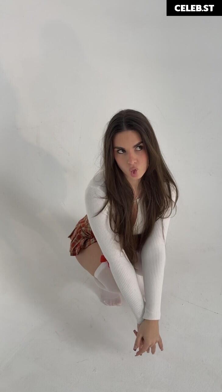 Lauren Alexis Image 23254397