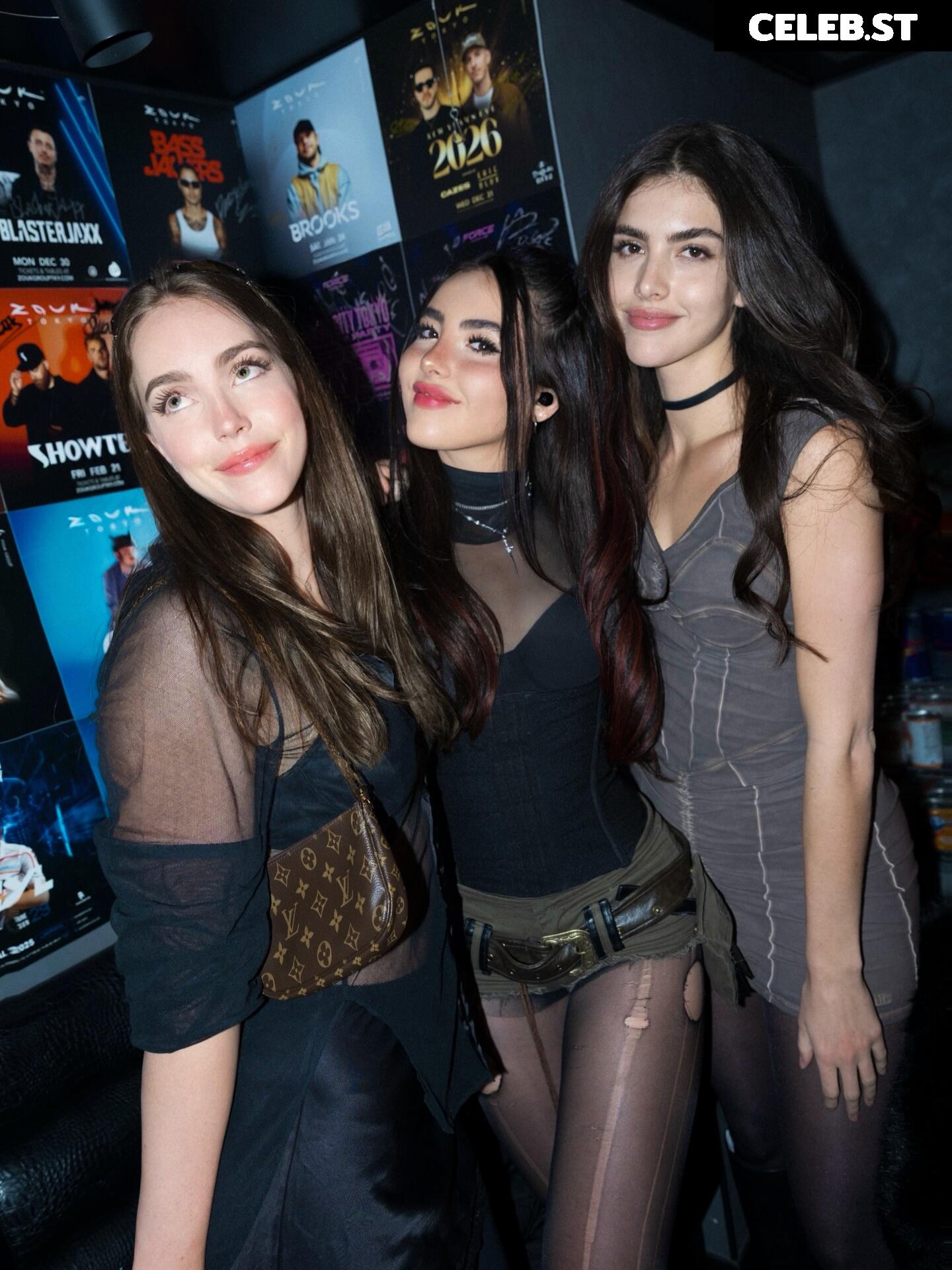 Andrea Botez (leaks = ban) Image 23277556