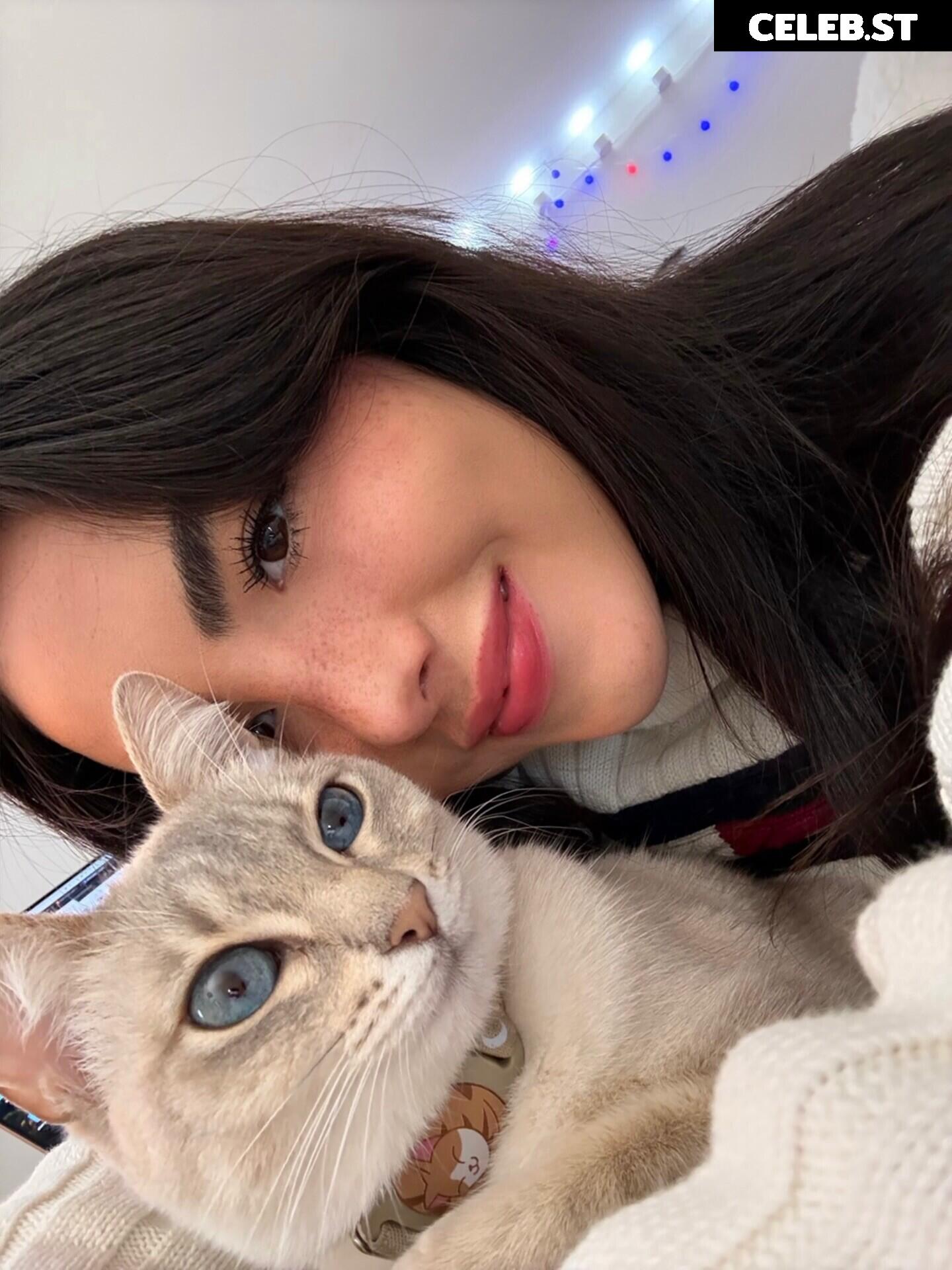 Andrea Botez (leaks = ban) Image 23277741