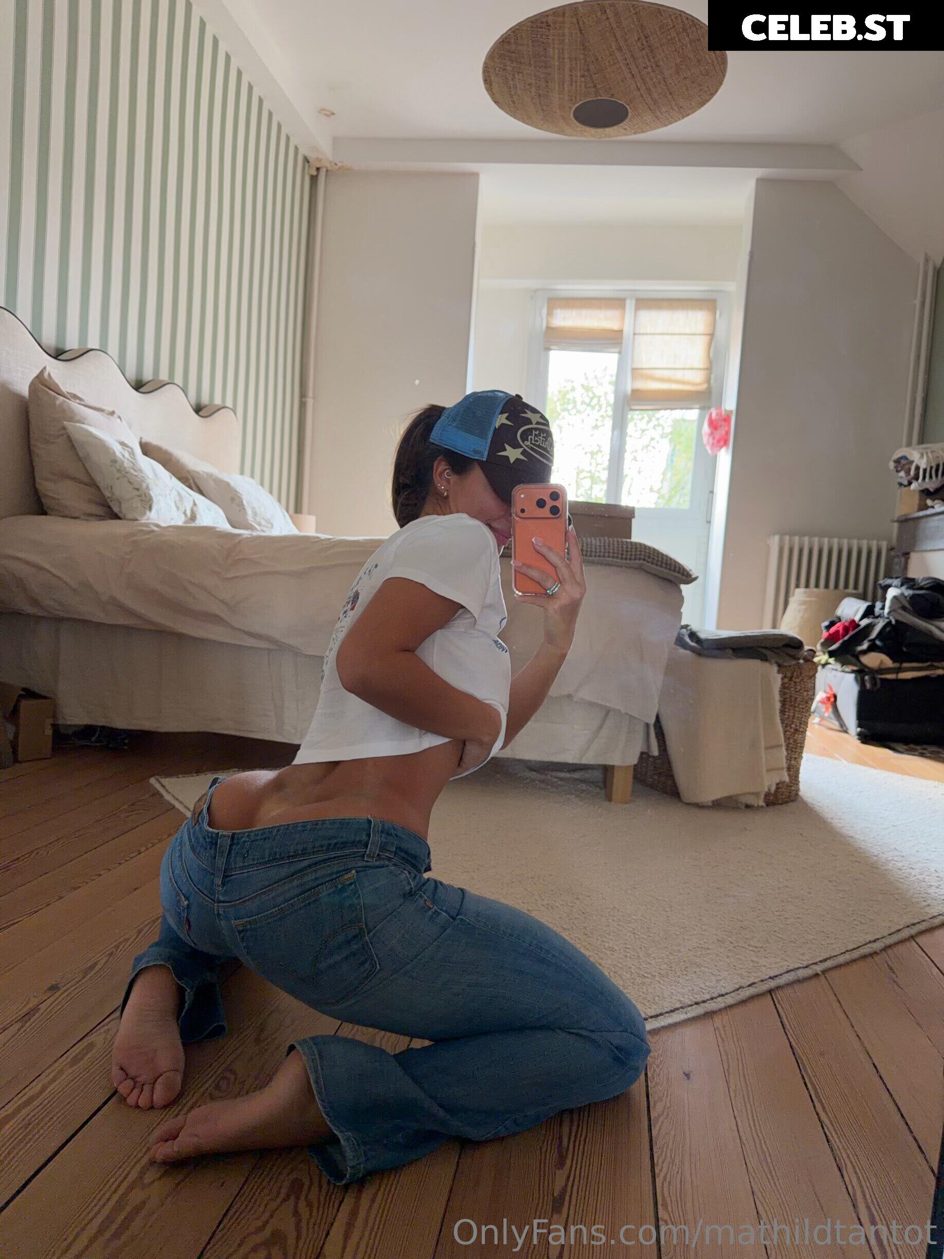 Tantot Twins - Pauline (@popstantot) &amp; Mathilde (@mathildtantot) Image 23299580