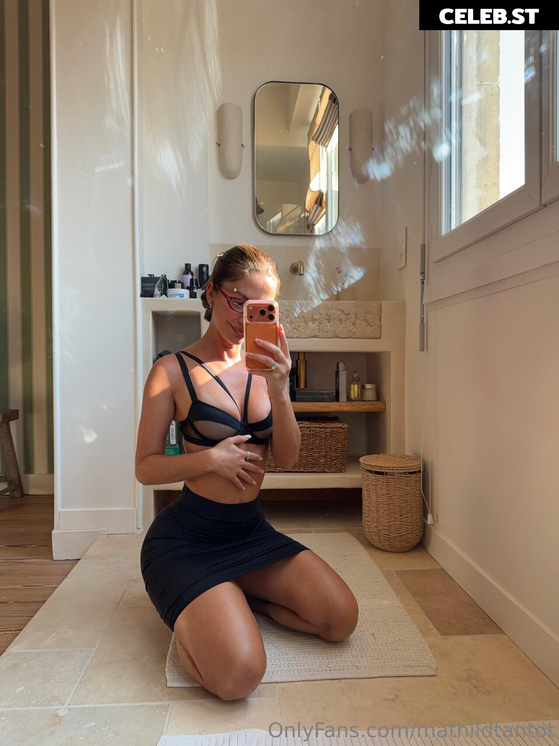 Tantot Twins - Pauline (@popstantot) &amp; Mathilde (@mathildtantot) Image 23299502
