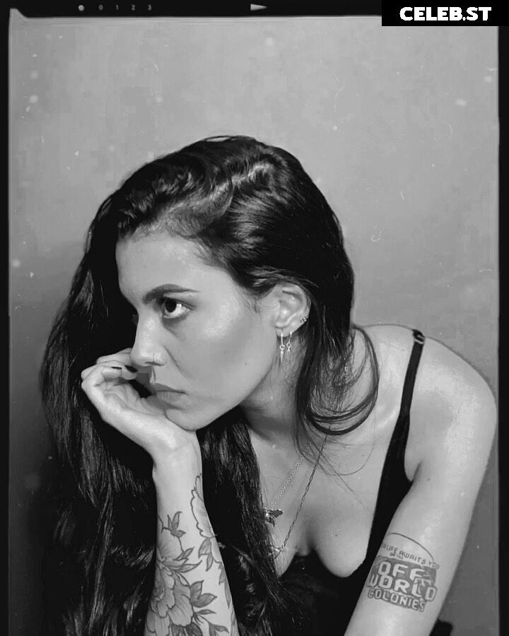 Violet Orlandi Image 23051683
