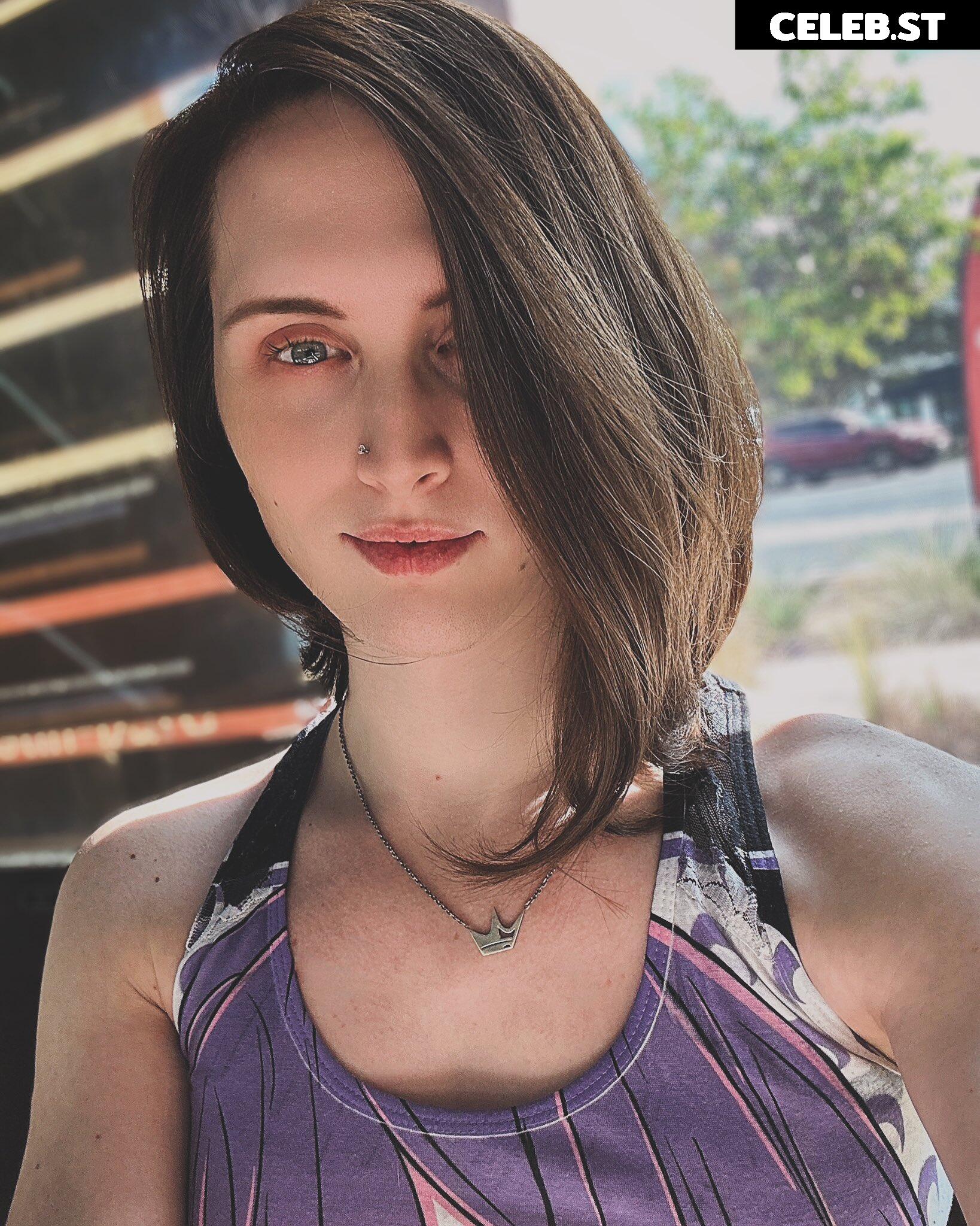 VeronicaJae | J4key Image 23059519