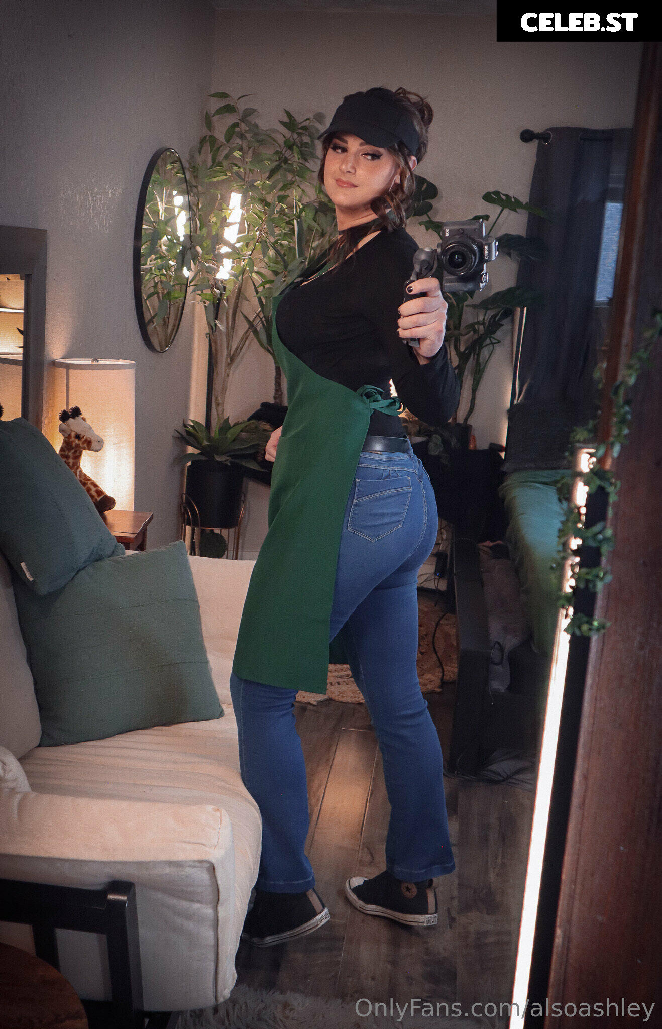 Ashley Barron Image 23063803