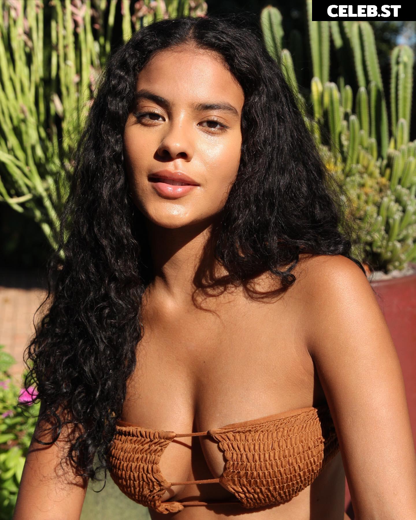 Bella Campos Image 23075190