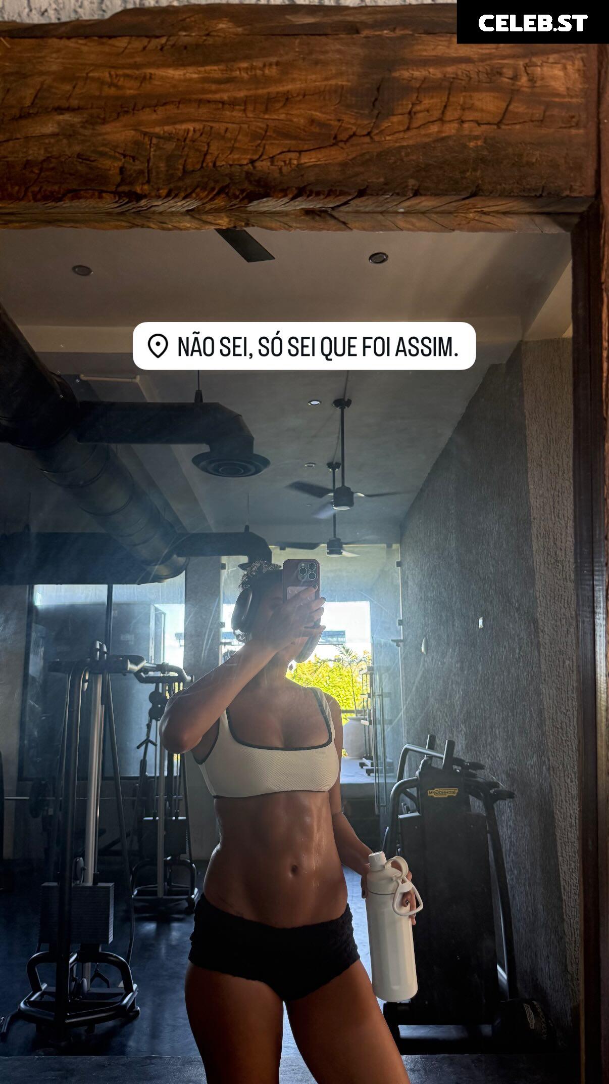 Bella Campos Image 23075362