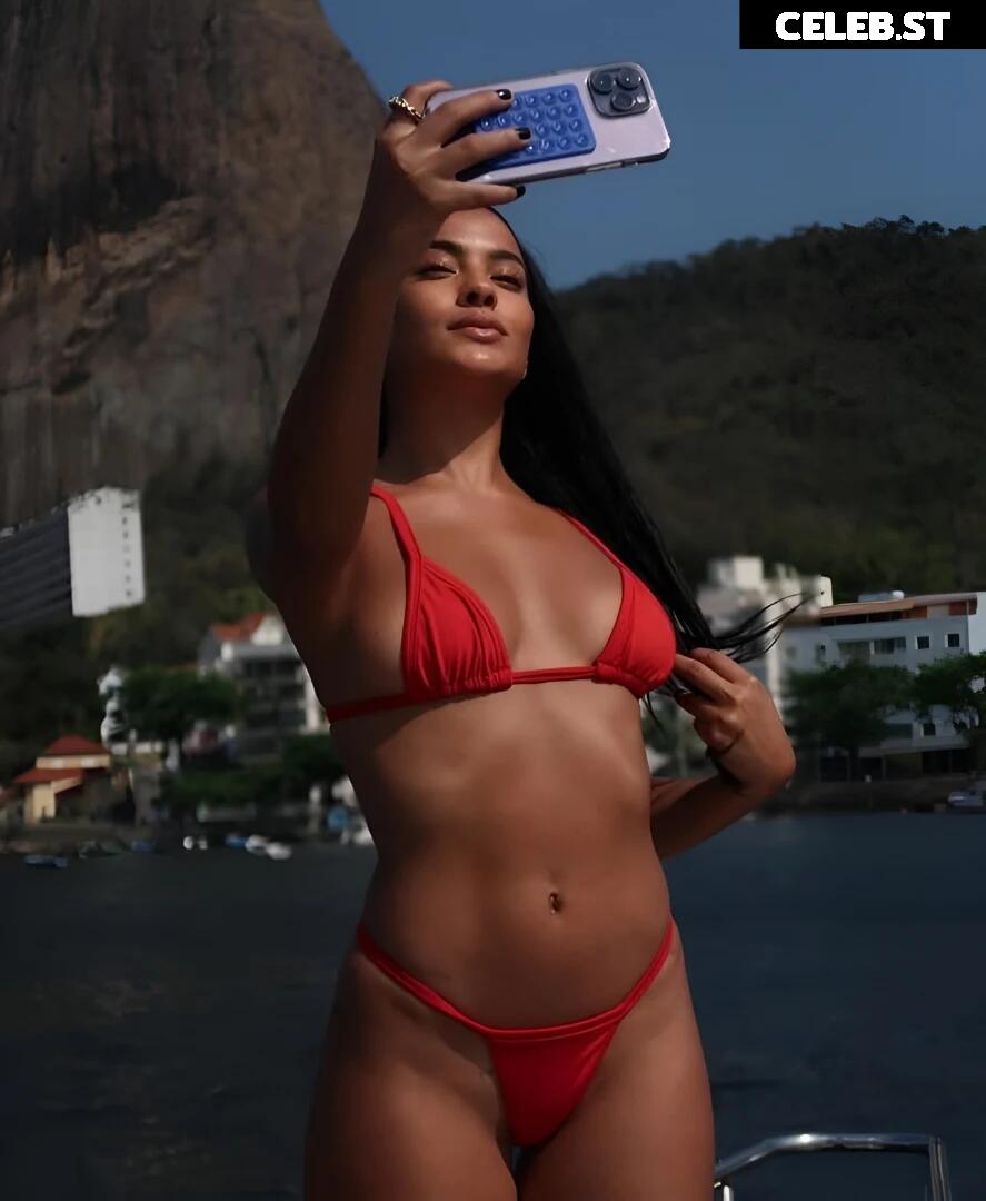 Bella Campos Image 23075289