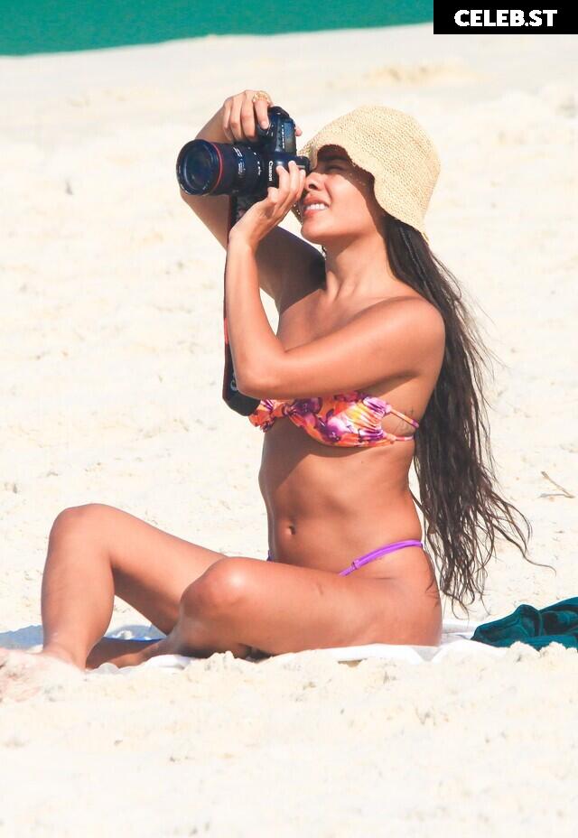 Bella Campos Image 23075241