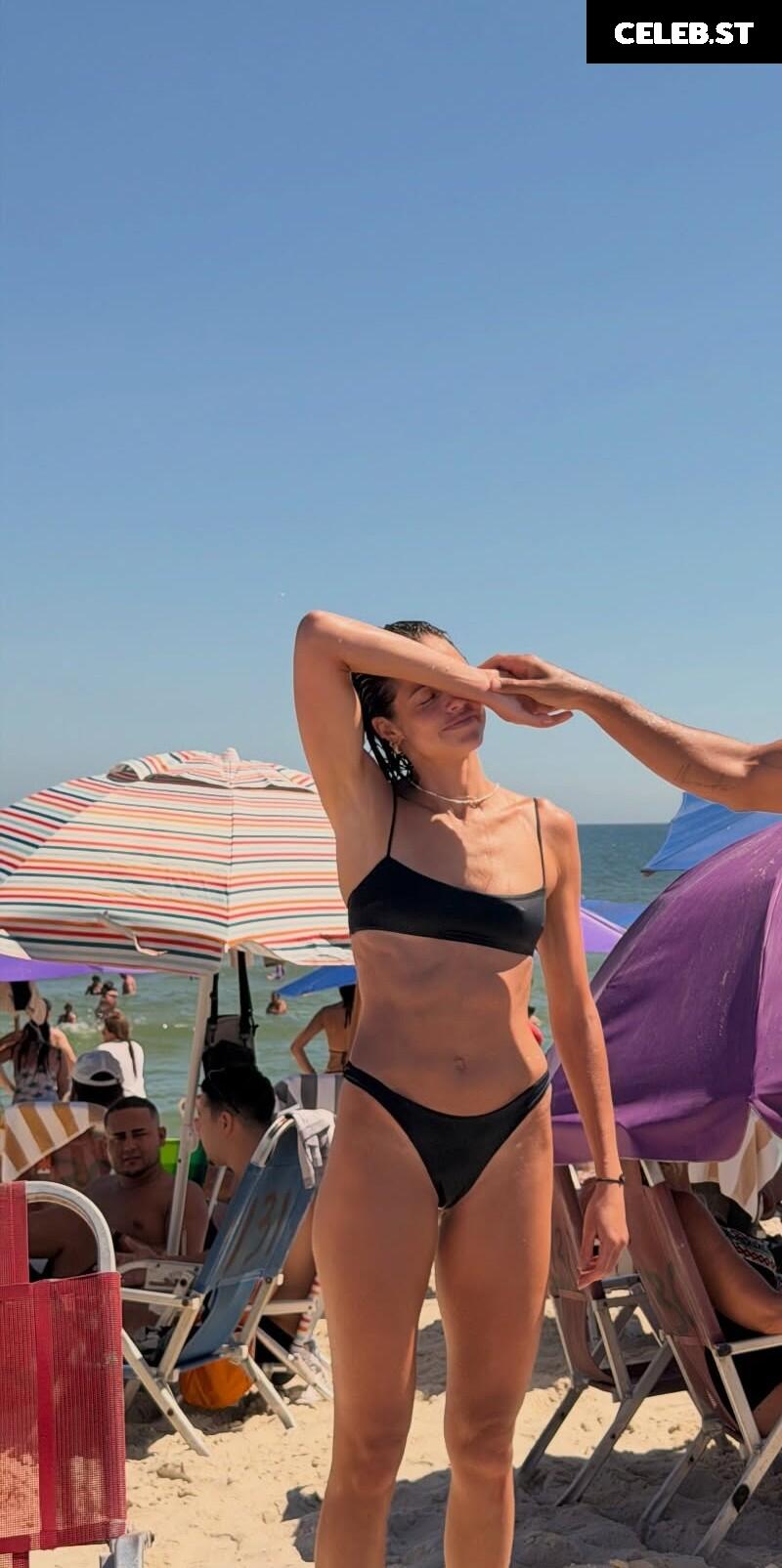 Agatha Moreira Image 23074944