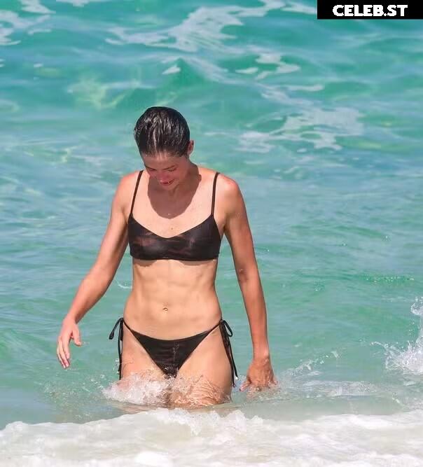 Agatha Moreira Image 23074831
