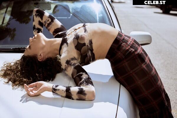Bruna Linzmeyer Image 23074699