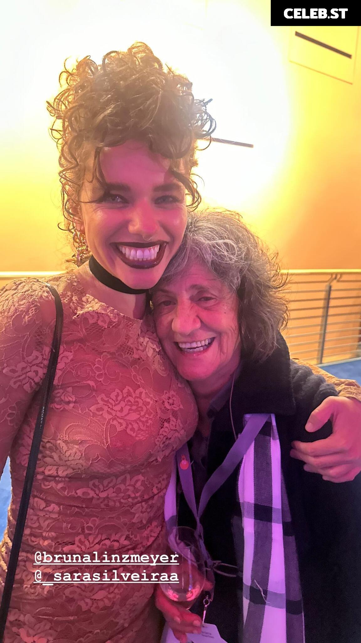 Bruna Linzmeyer Image 23074624