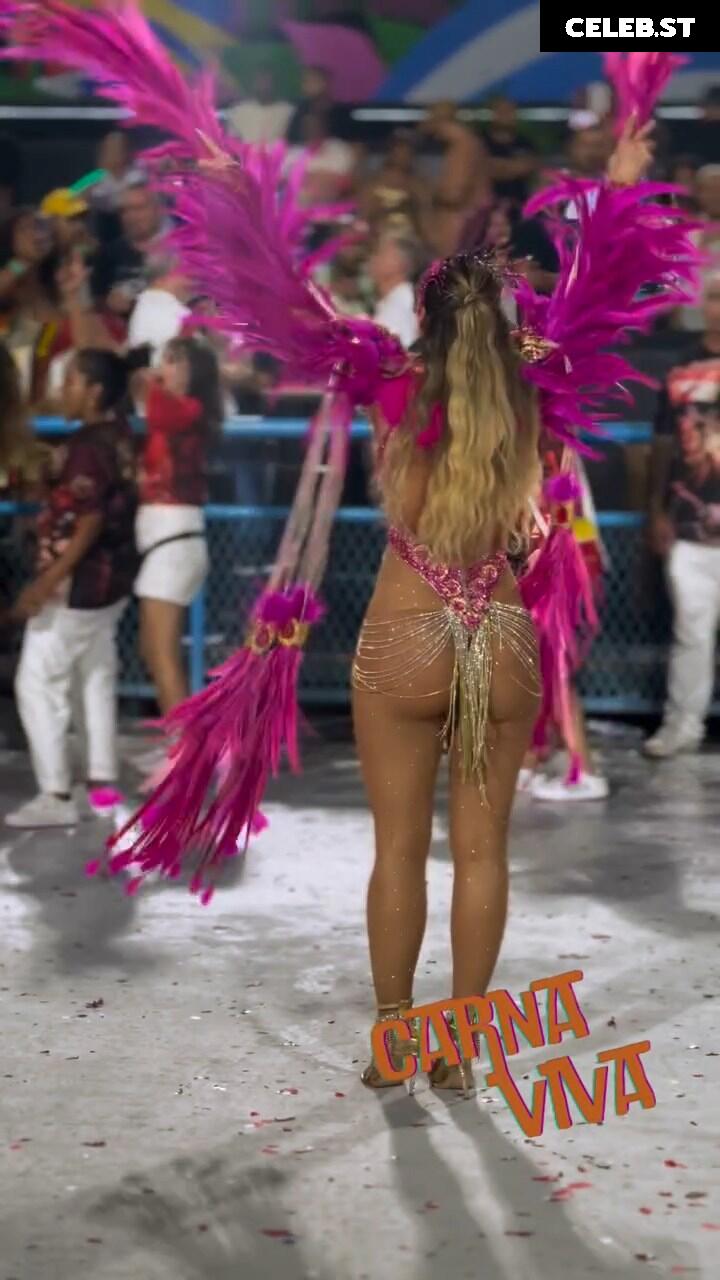 Lívia Andrade Image 23074122